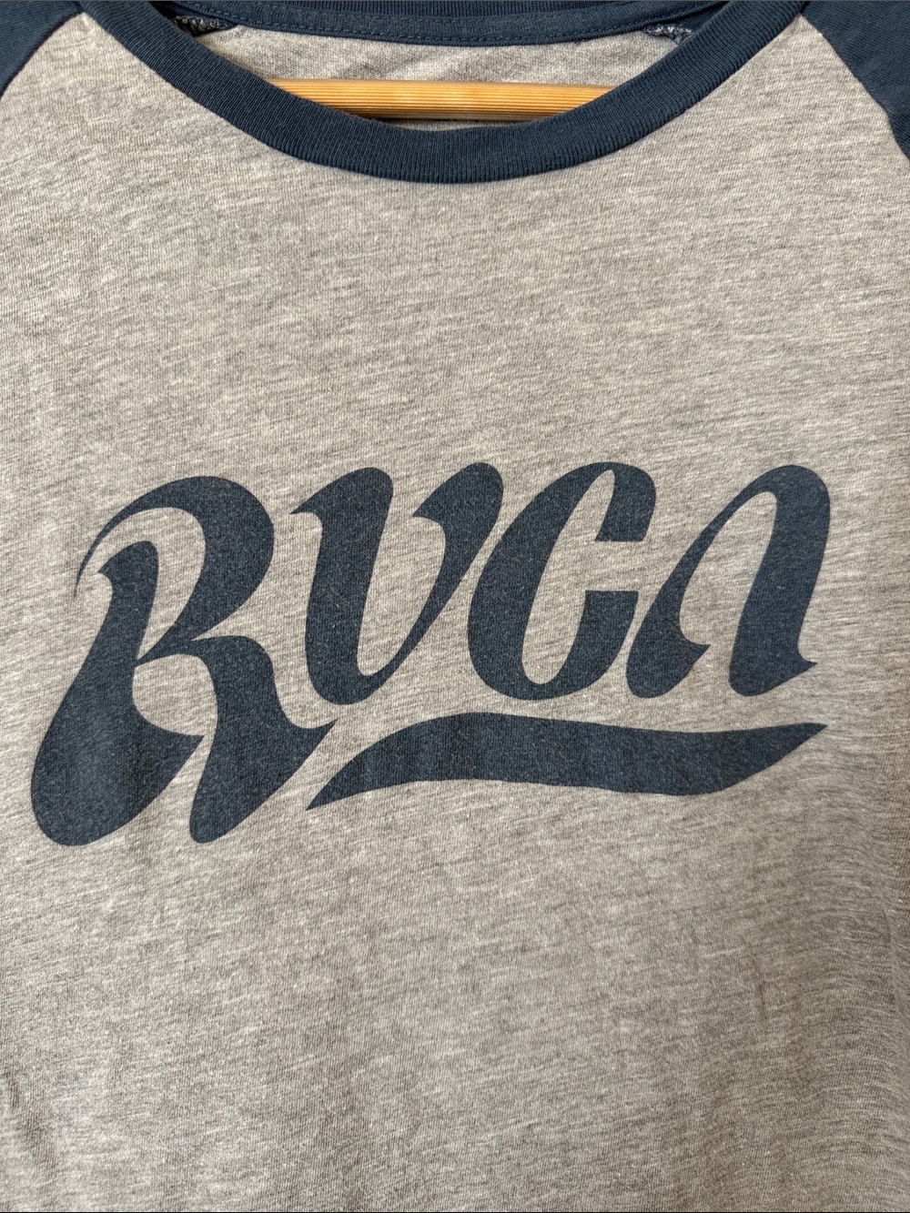 Men’s RVCA Two-Tone Raglan Long Sleeve Tee - Picture 2 of 5
